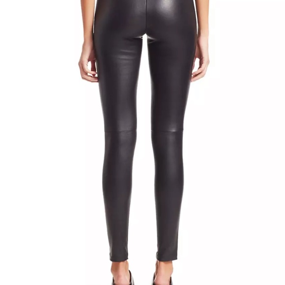 ADBELLE L
0
Dark Currant
Mod Stretch Leather
H090204R - Picture 6 of 6